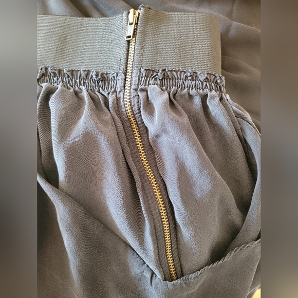 ARITZIA MINI SKIRT - Picture 4 of 4